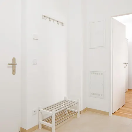 Whats-app Self-check-in - Am Hauptbahnhof Apartment *